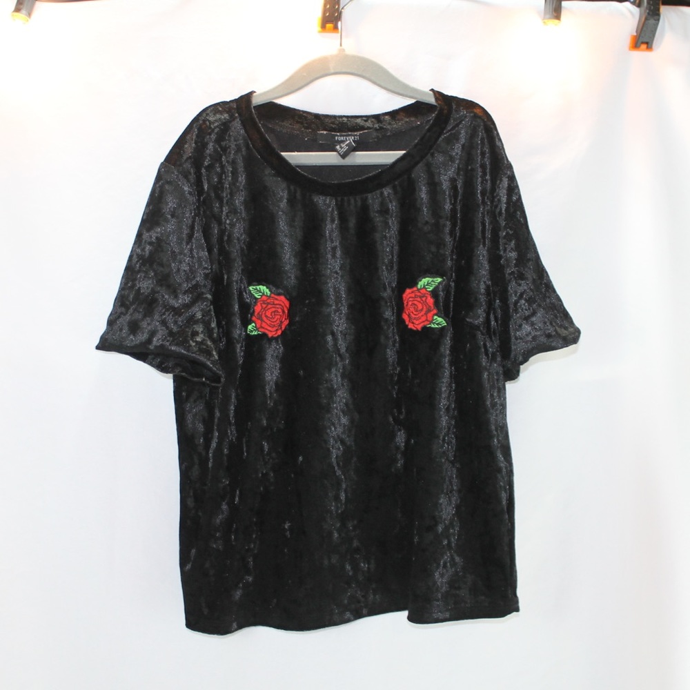Trendy rose shirt 🌹